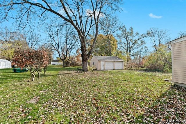 24266 Eureka Avenue, Warren, MI 48091