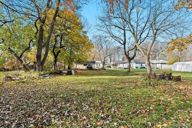 24266 Eureka Avenue, Warren, MI 48091