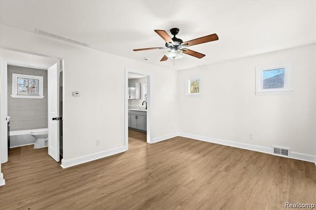 24266 Eureka Avenue, Warren, MI 48091