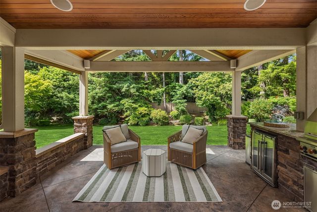 20450 NE 71st Street, Redmond, WA 98053