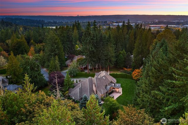 20450 NE 71st Street, Redmond, WA 98053