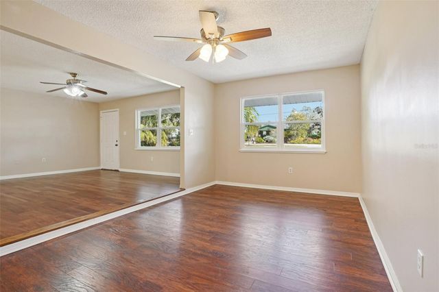 501 DORA AVENUE, Tavares, FL 32778