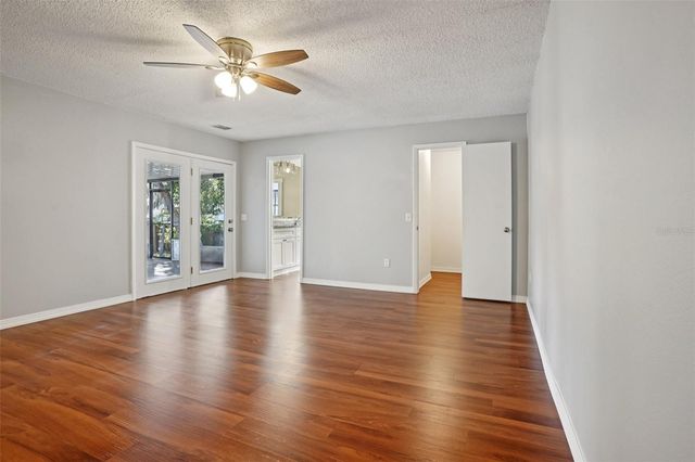 501 DORA AVENUE, Tavares, FL 32778