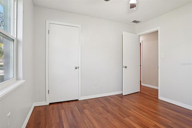 501 DORA AVENUE, Tavares, FL 32778