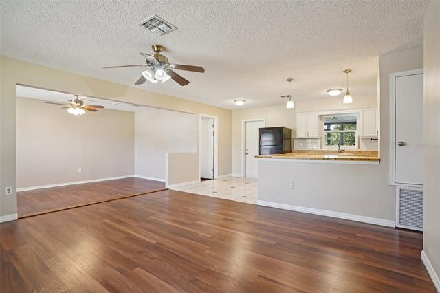 501 DORA AVENUE, Tavares, FL 32778