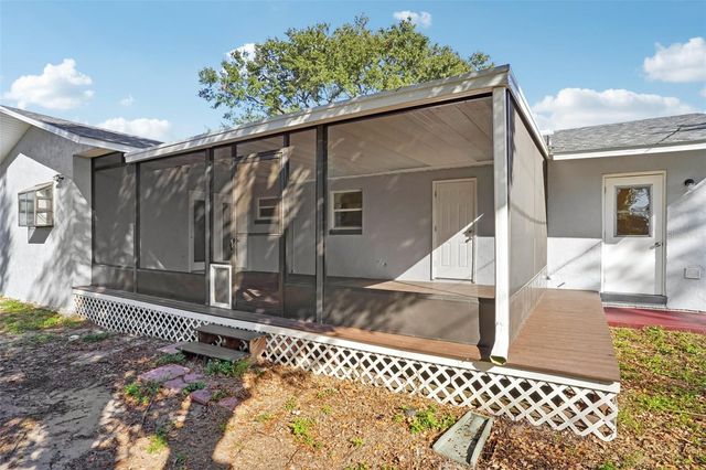 501 DORA AVENUE, Tavares, FL 32778