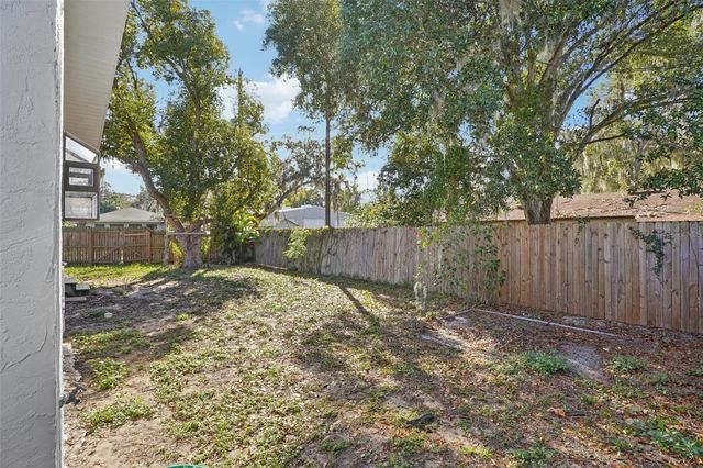 501 DORA AVENUE, Tavares, FL 32778