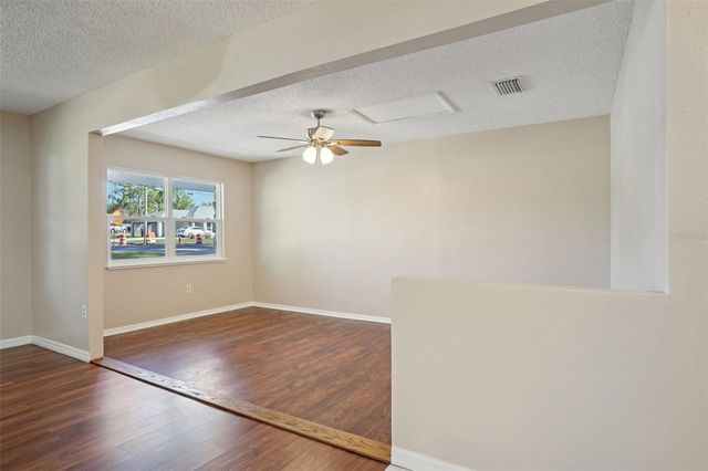 501 DORA AVENUE, Tavares, FL 32778