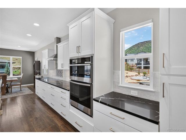 5486 Mesa Top Dr, Monument, CO 80132