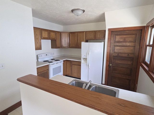 1128 W State Street, Janesville, WI 53546