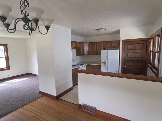 1128 W State Street, Janesville, WI 53546