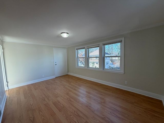 32 Glenellen Rd 2, Boston, MA 02132