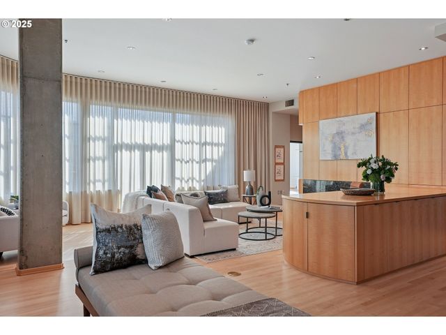 420 Nw 11TH Ave 1206, Portland, OR 97209