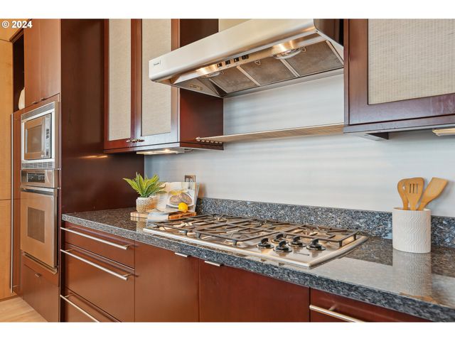 420 Nw 11TH Ave 1206, Portland, OR 97209