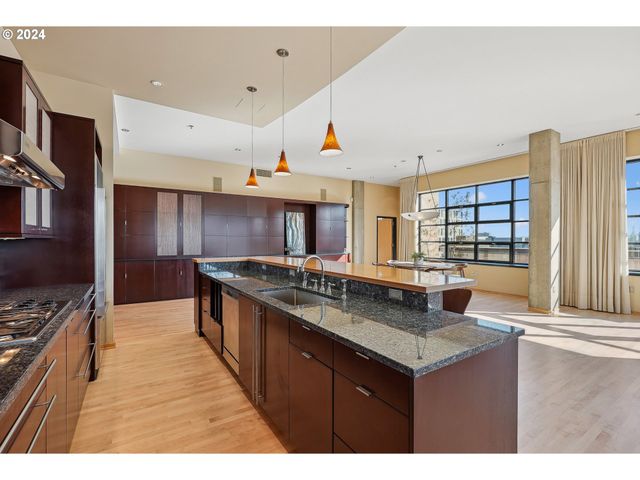 420 Nw 11TH Ave 1206, Portland, OR 97209