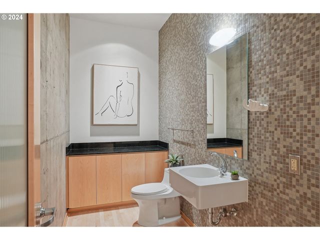 420 Nw 11TH Ave 1206, Portland, OR 97209