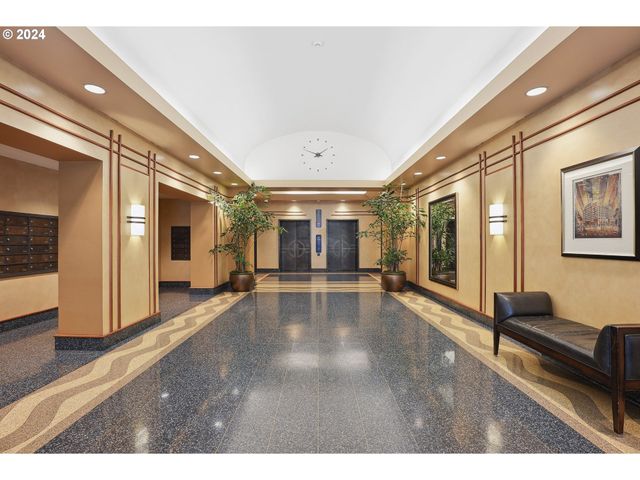 420 Nw 11TH Ave 1206, Portland, OR 97209