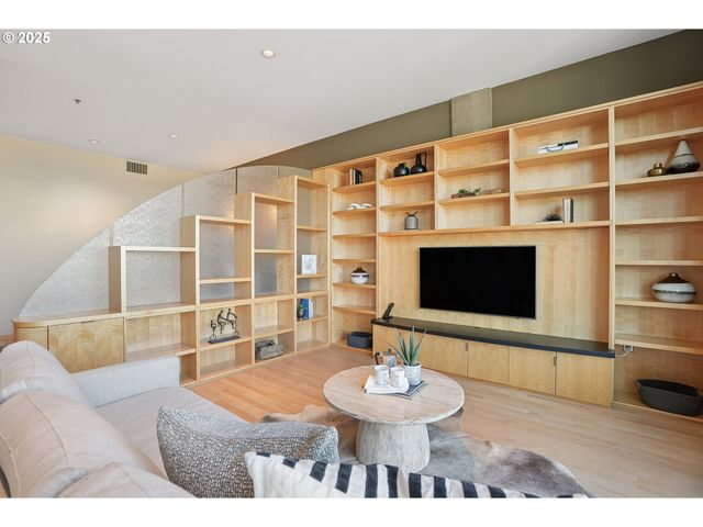 420 Nw 11TH Ave 1206, Portland, OR 97209