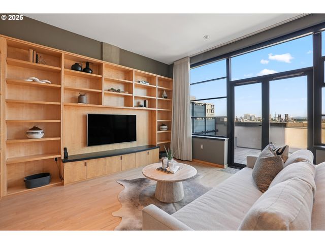 420 Nw 11TH Ave 1206, Portland, OR 97209