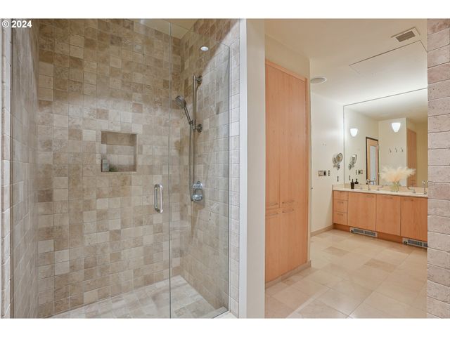 420 Nw 11TH Ave 1206, Portland, OR 97209