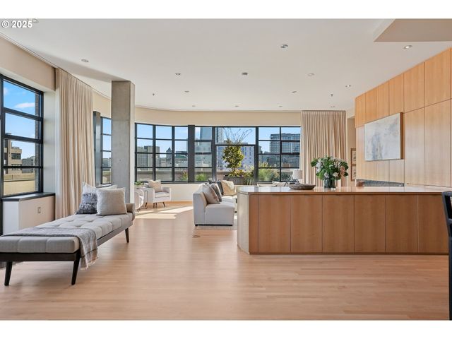 420 Nw 11TH Ave 1206, Portland, OR 97209