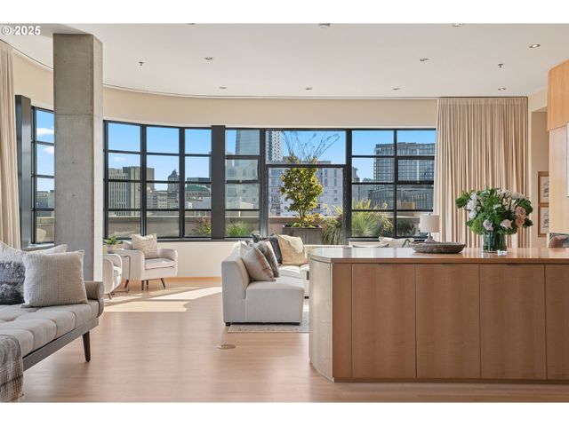 420 Nw 11TH Ave 1206, Portland, OR 97209