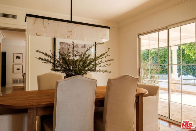 17422 Gresham Street, Northridge (los Angeles), CA 91325