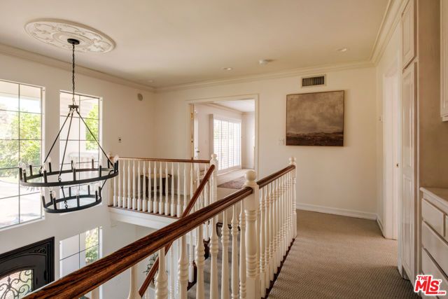17422 Gresham Street, Northridge (los Angeles), CA 91325