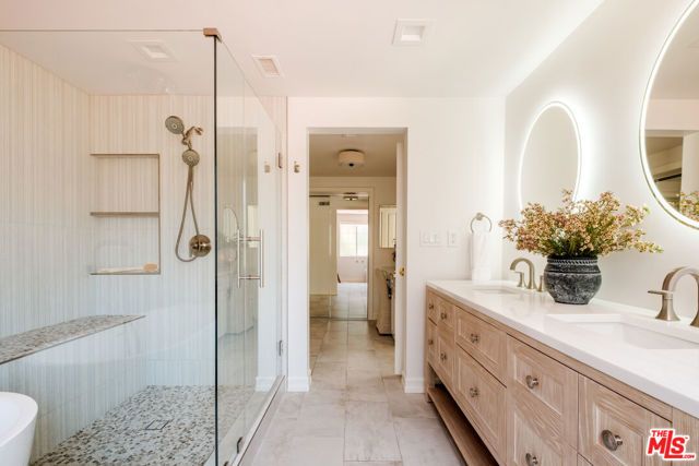 17422 Gresham Street, Northridge (los Angeles), CA 91325