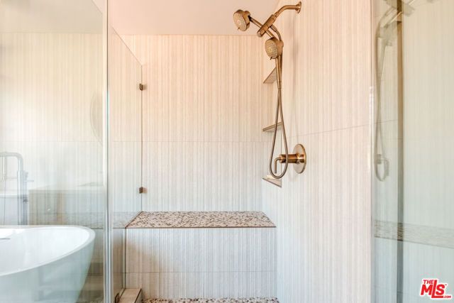 17422 Gresham Street, Northridge (los Angeles), CA 91325