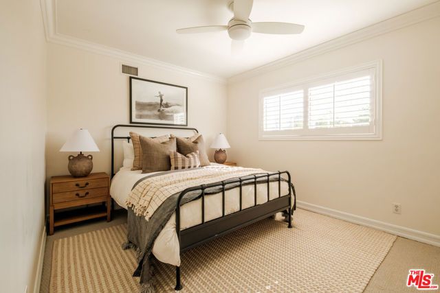17422 Gresham Street, Northridge (los Angeles), CA 91325