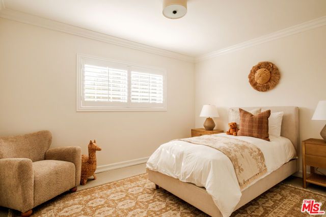 17422 Gresham Street, Northridge (los Angeles), CA 91325