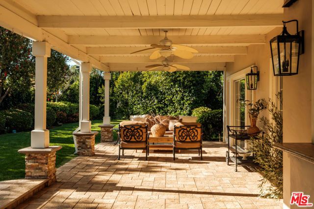 17422 Gresham Street, Northridge (los Angeles), CA 91325