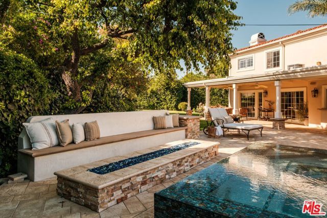 17422 Gresham Street, Northridge (los Angeles), CA 91325