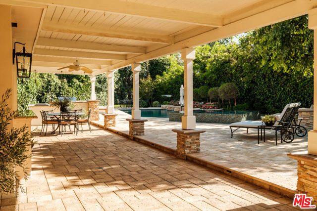 17422 Gresham Street, Northridge (los Angeles), CA 91325