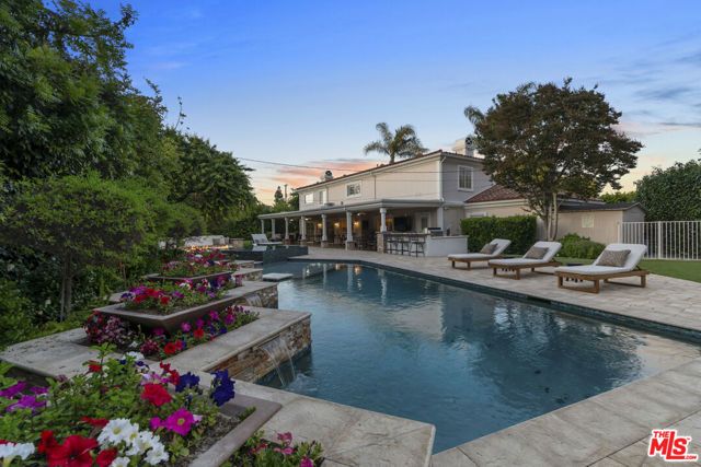 17422 Gresham Street, Northridge (los Angeles), CA 91325