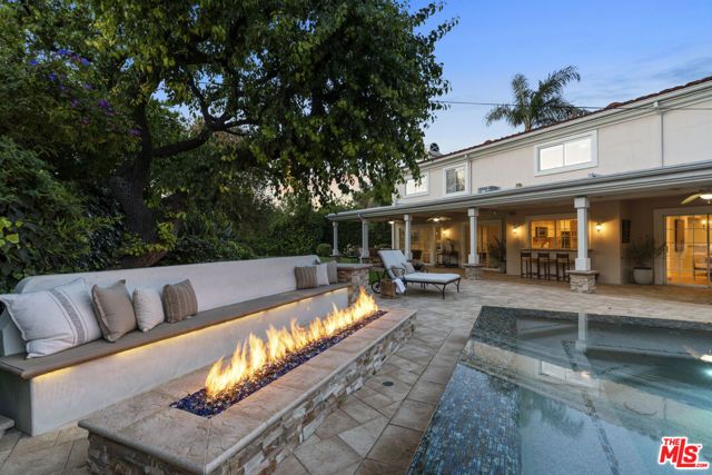 17422 Gresham Street, Northridge (los Angeles), CA 91325