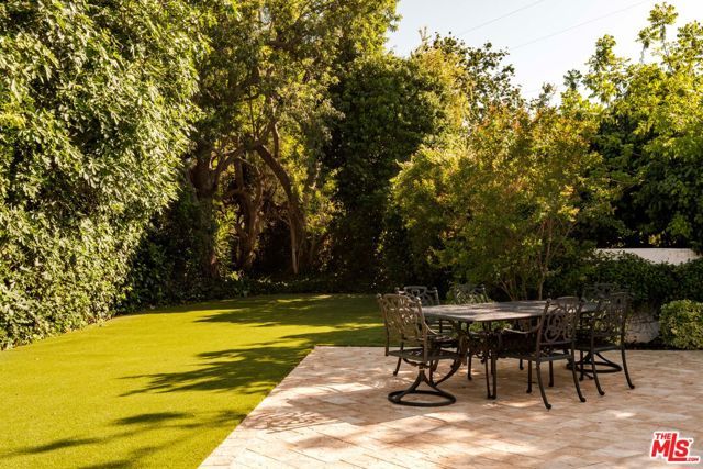 17422 Gresham Street, Northridge (los Angeles), CA 91325