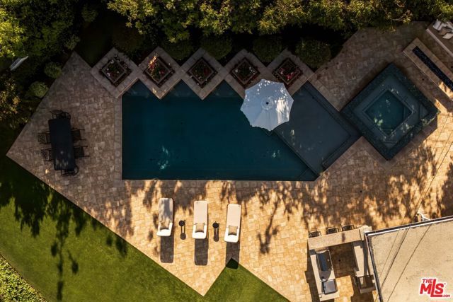 17422 Gresham Street, Northridge (los Angeles), CA 91325