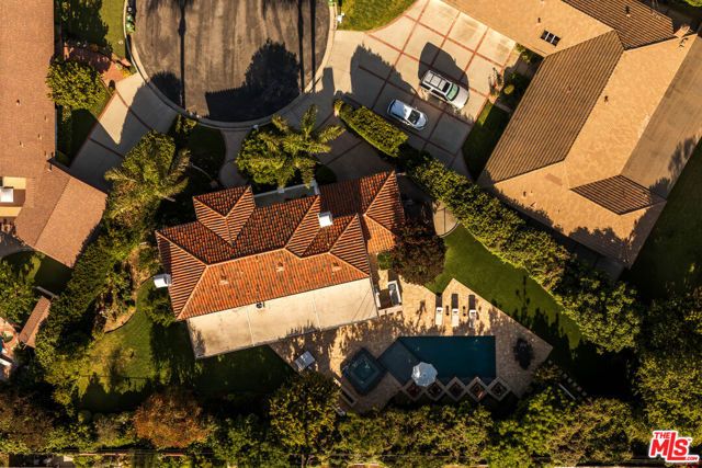 17422 Gresham Street, Northridge (los Angeles), CA 91325