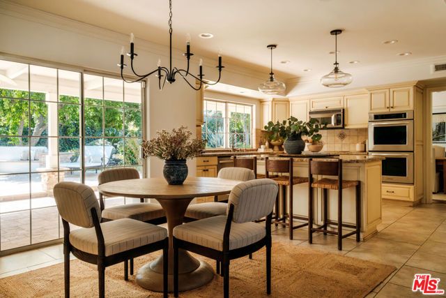 17422 Gresham Street, Northridge (los Angeles), CA 91325