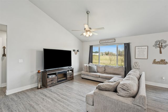 2920 Prairieside Place, Norwalk, IA 50211
