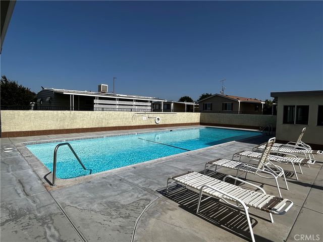 675 W Oakland Avenue B8, Hemet, CA 92543