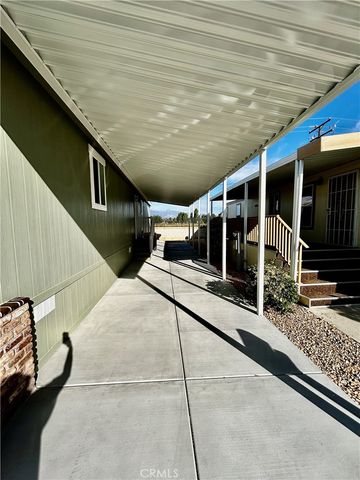 675 W Oakland Avenue B8, Hemet, CA 92543