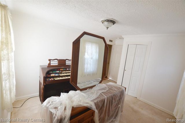 22121 Francis Street, Dearborn, MI 48124