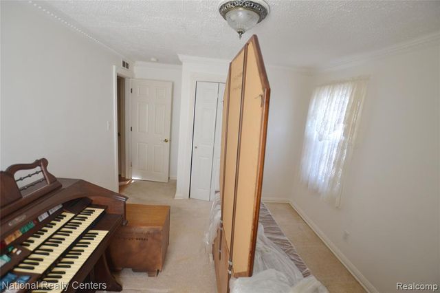 22121 Francis Street, Dearborn, MI 48124