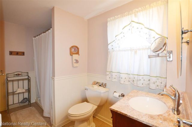 22121 Francis Street, Dearborn, MI 48124