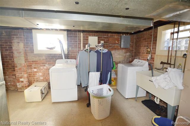 22121 Francis Street, Dearborn, MI 48124