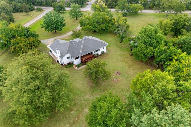 12265 SW 15th, Benton, KS 67017