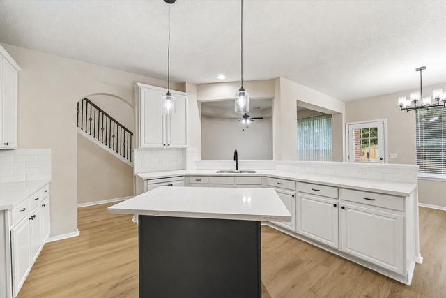 515 Deer Hollow Drive, Sugar Land, TX 77479
